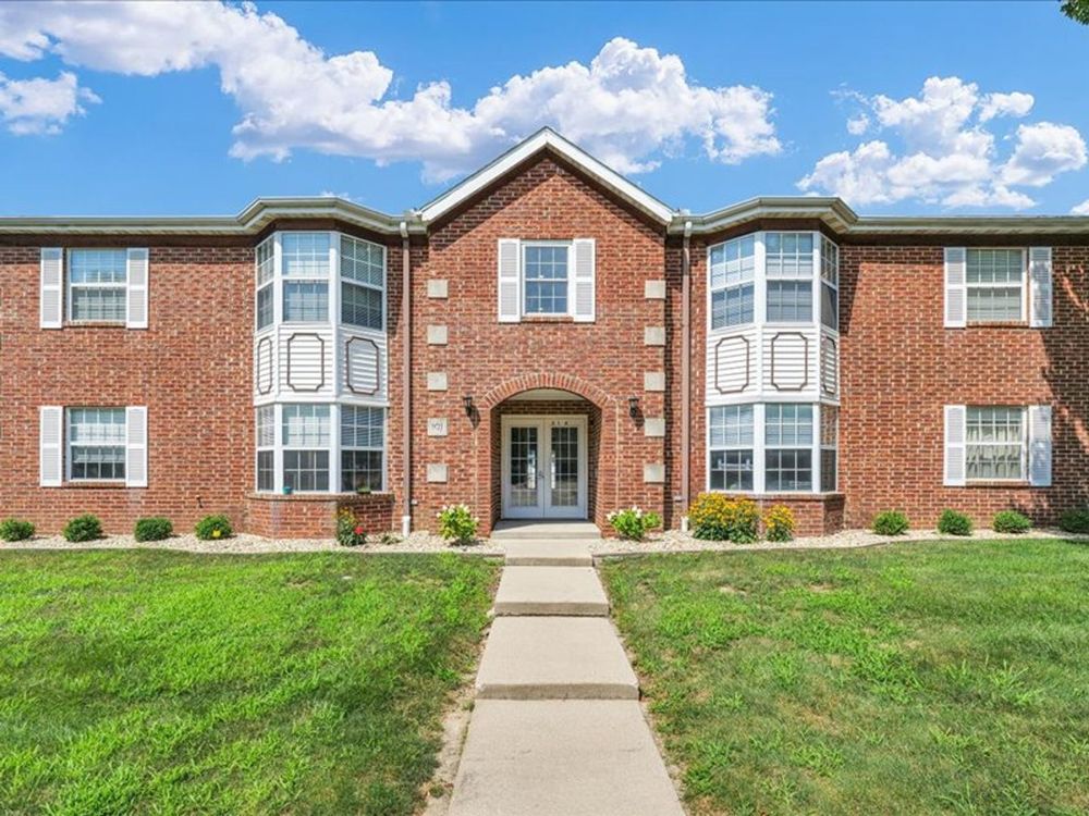 Rental apartments in Bloomington-Normal, IL