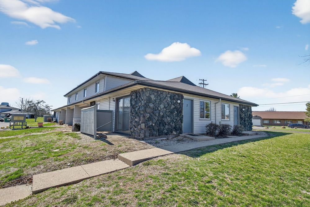 Apartments for Rent Near East Peoria, IL